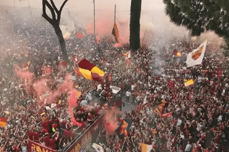 AS Roma Club 4.webp